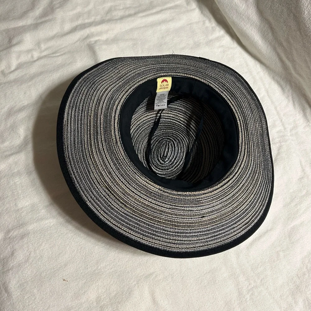 Elegant‎ Black and Tan Women's Sun Hat
